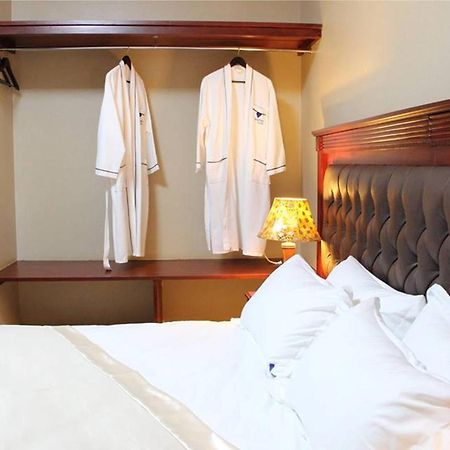 Sapphire Hotel Entebbe Kigo Kajansi Екстериор снимка