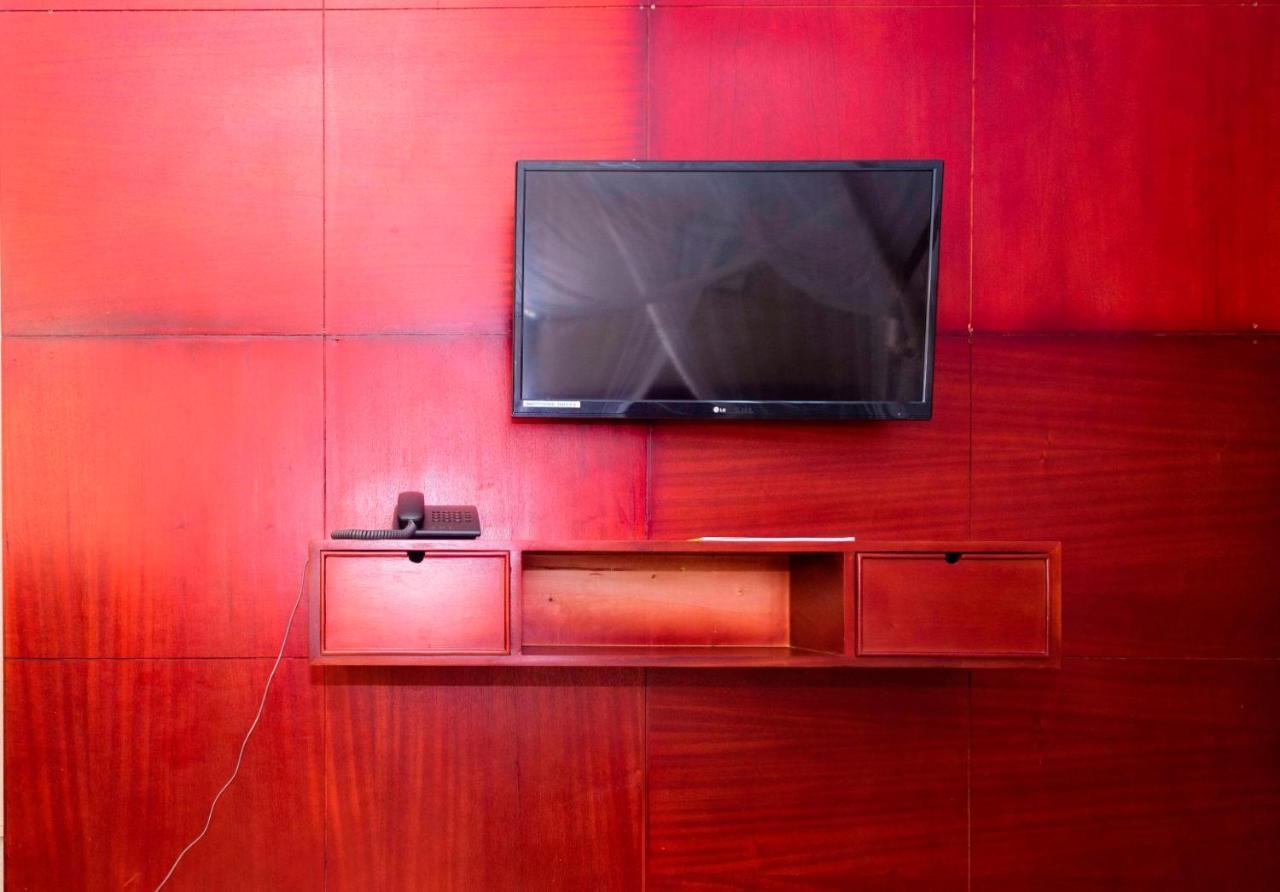 Sapphire Hotel Entebbe Kigo Kajansi Екстериор снимка