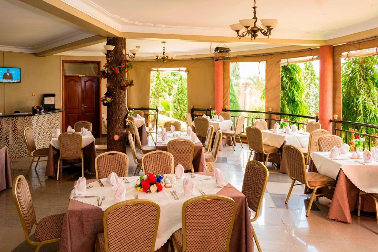Sapphire Hotel Entebbe Kigo Kajansi Екстериор снимка