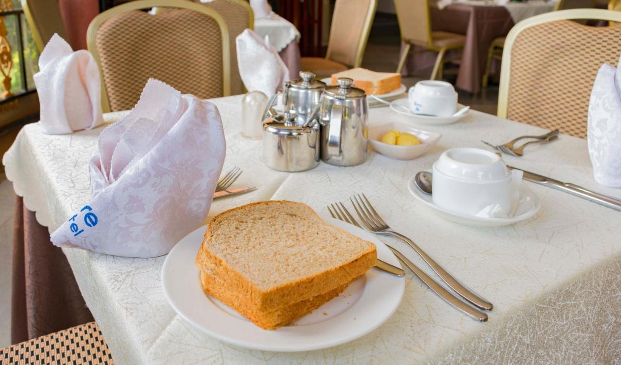 Sapphire Hotel Entebbe Kigo Kajansi Екстериор снимка