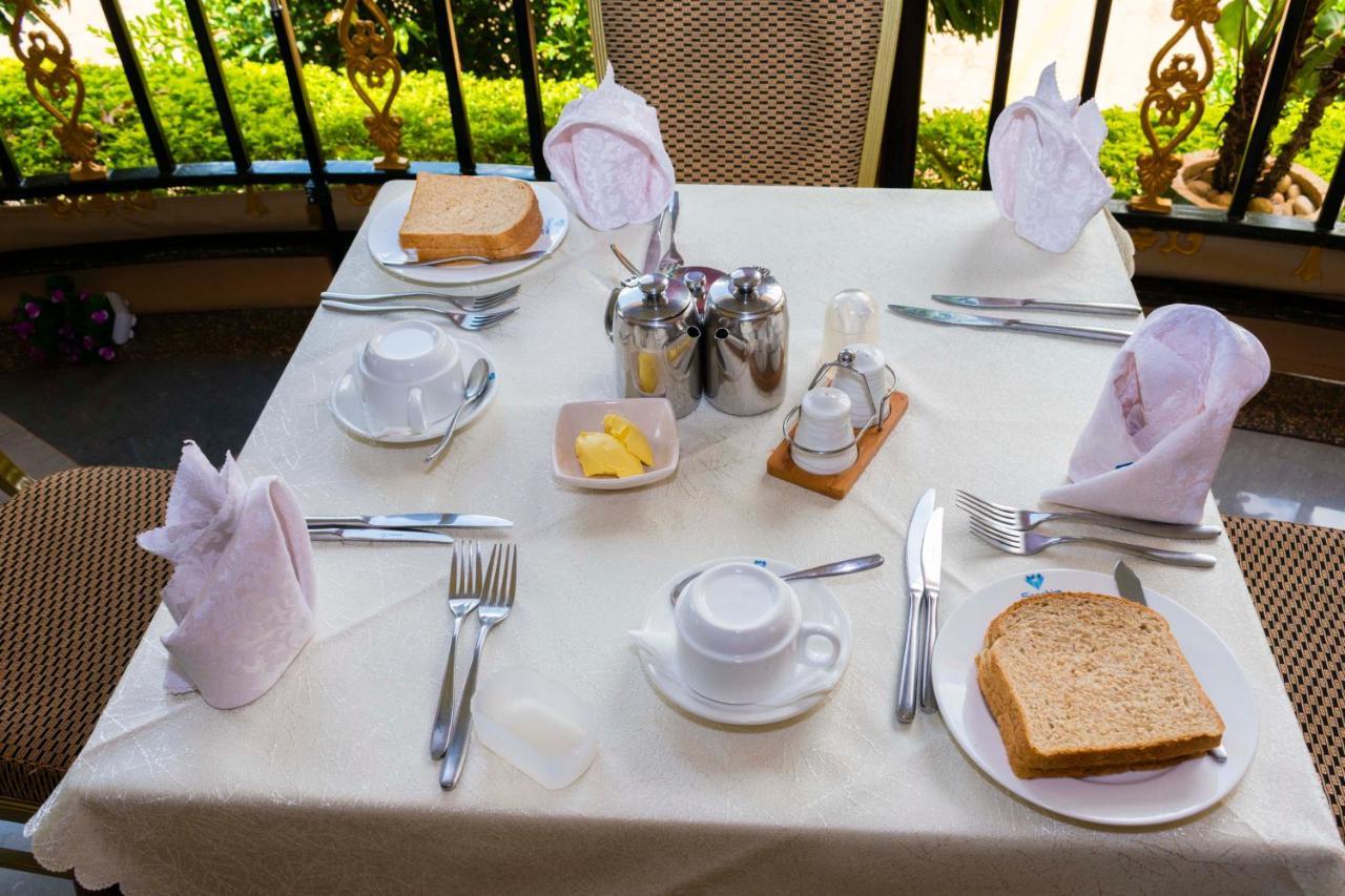 Sapphire Hotel Entebbe Kigo Kajansi Екстериор снимка