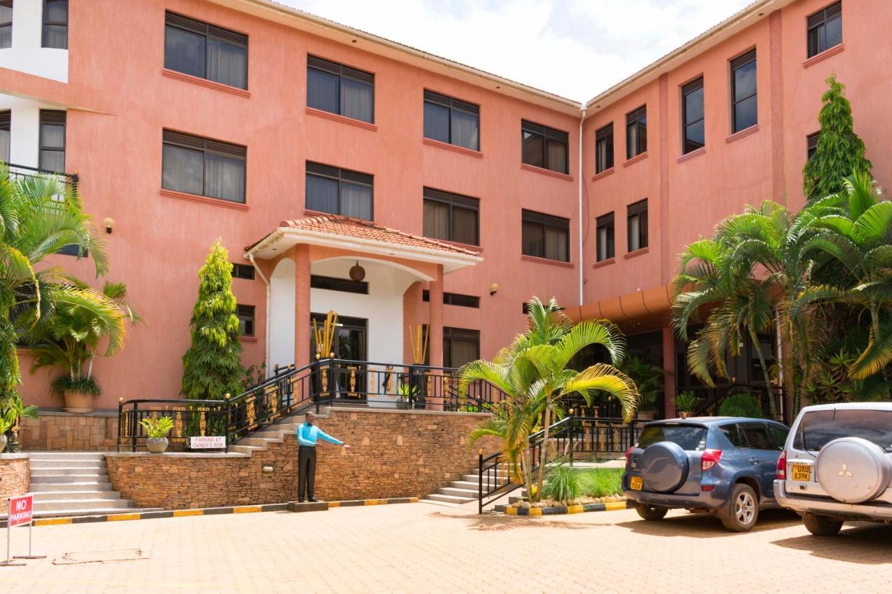 Sapphire Hotel Entebbe Kigo Kajansi Екстериор снимка