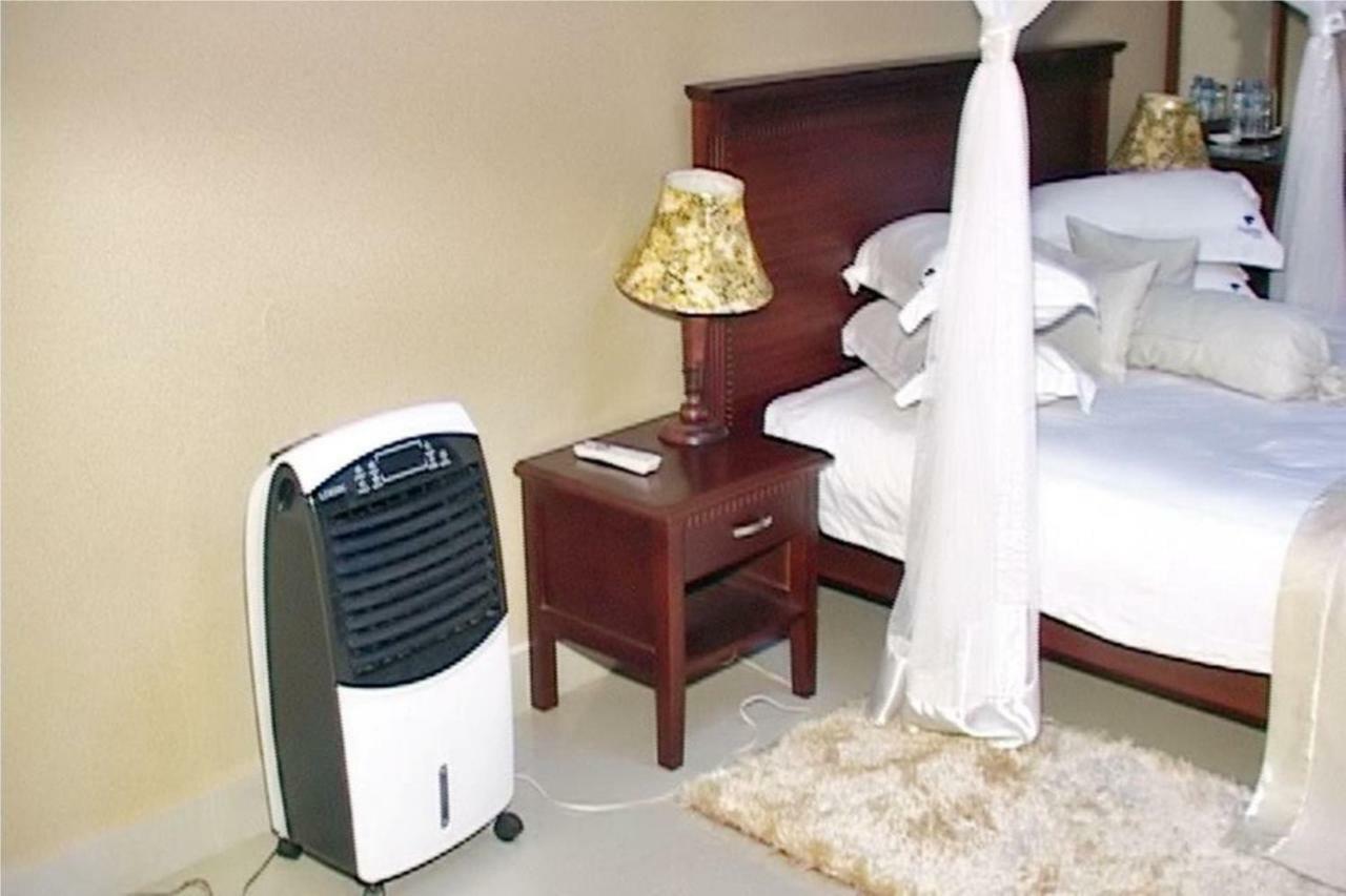 Sapphire Hotel Entebbe Kigo Kajansi Екстериор снимка
