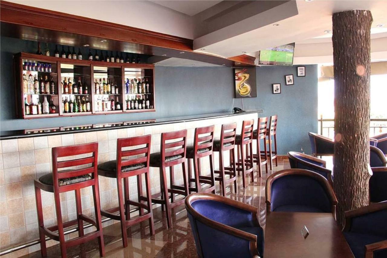 Sapphire Hotel Entebbe Kigo Kajansi Екстериор снимка
