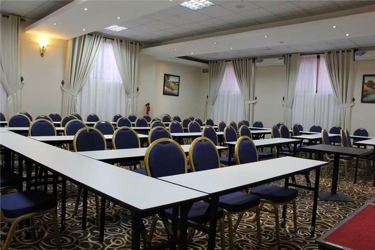 Sapphire Hotel Entebbe Kigo Kajansi Екстериор снимка