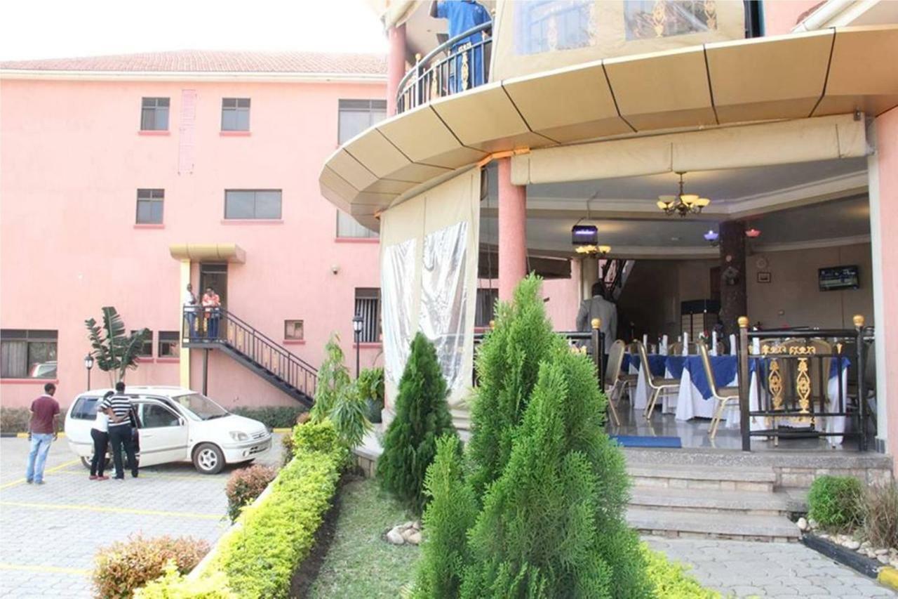 Sapphire Hotel Entebbe Kigo Kajansi Екстериор снимка