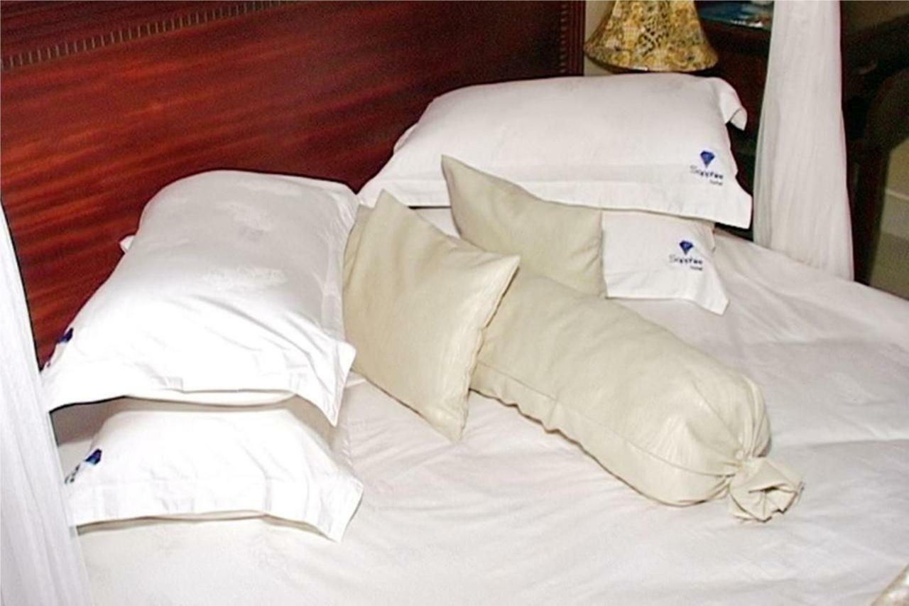 Sapphire Hotel Entebbe Kigo Kajansi Екстериор снимка