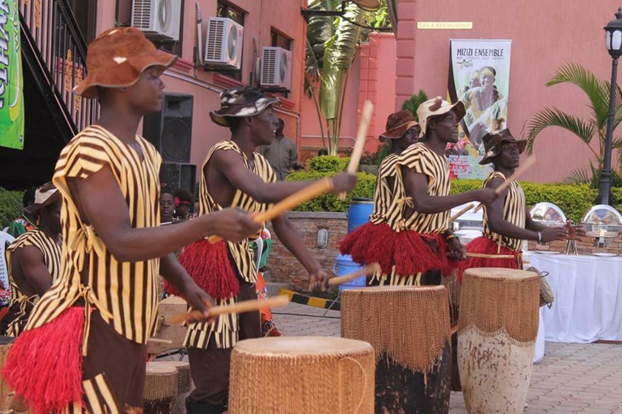 Sapphire Hotel Entebbe Kigo Kajansi Екстериор снимка